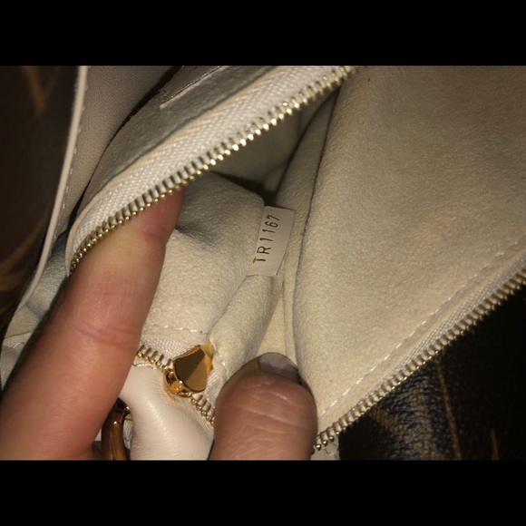 Louis Vuitton Double V - Picture 7 of 8